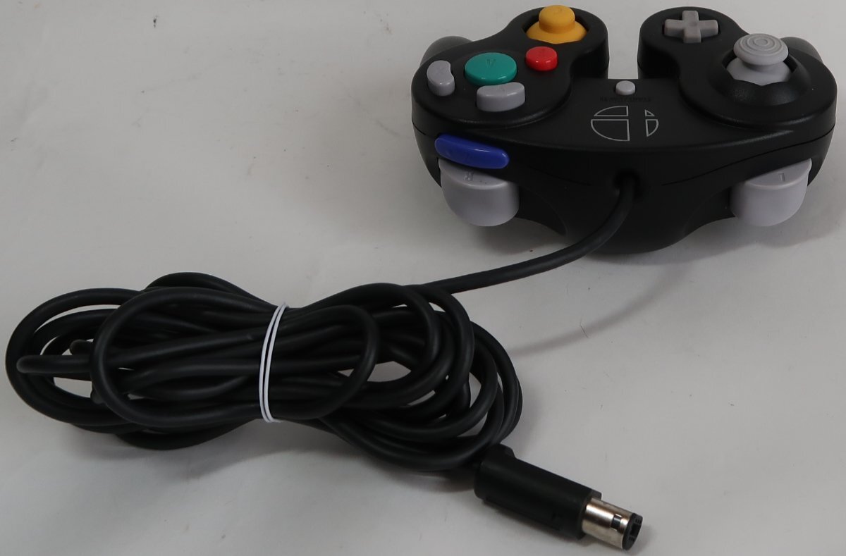  Nintendo, Game Cube for controller,smabla black, used 