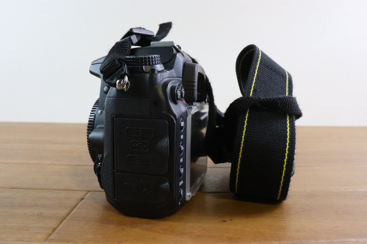 Nikon Nikon D7000 digital single‐lens reflex camera single‐lens reflex camera camera memory photograph photographing hobby collection collector 015FEDFY89