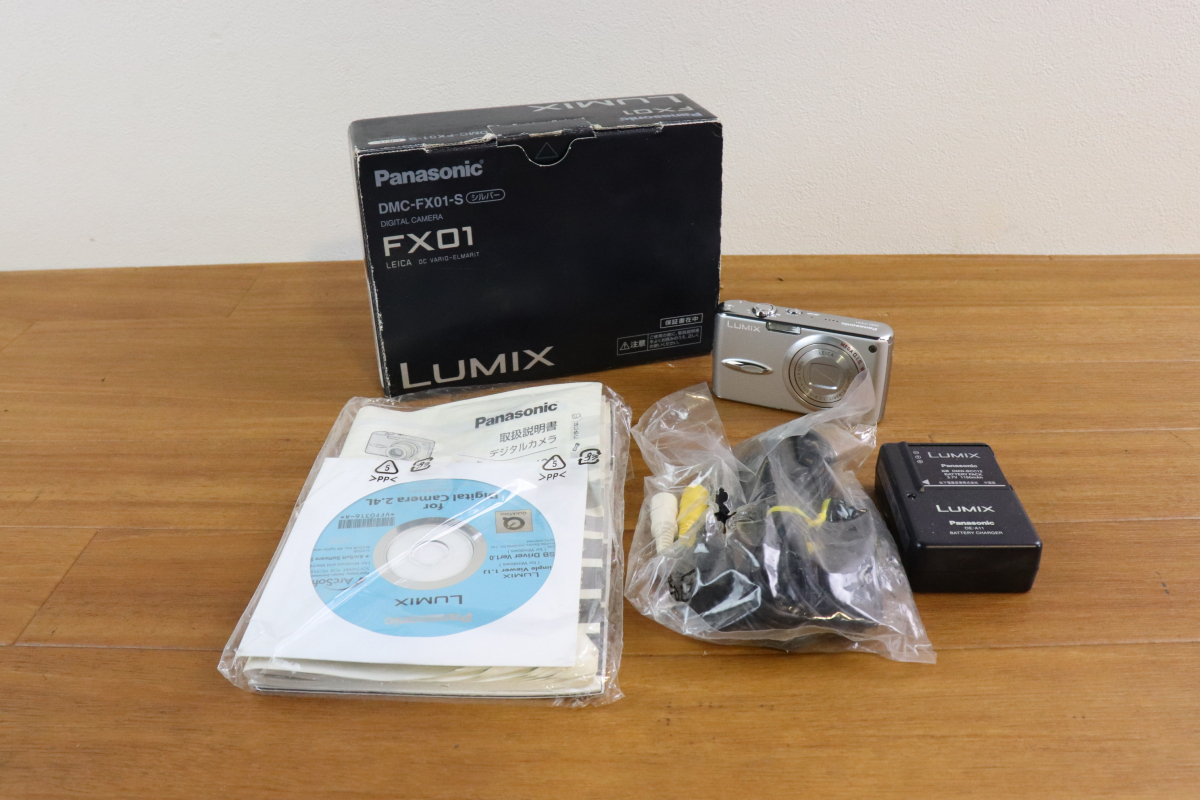 Panasonic Panasonic LUMIX DMC-FX01 компактный цифровой фотоаппарат цифровая камера цифровая камера память фотография фотосъемка хобби 004FUDFY04