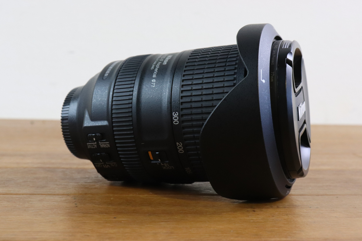 Nikon ニコン AF-S NIKKOR DX 18-300ｍｍ 1：3.5-5.6Ｇ ED VR カメラ用レンズ レンズ 趣味 コレクション コレクター 040FEFFY93