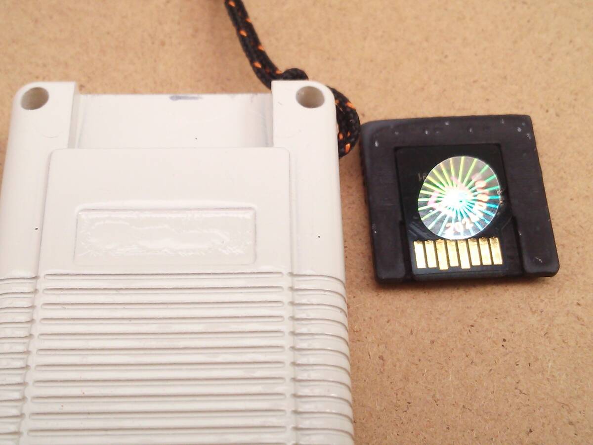 （管理番号Ｚ０２５）超小型液晶付きゲーム機「Micro GB」