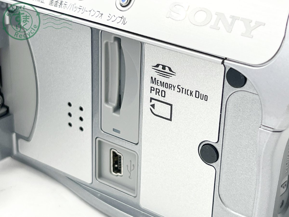 2405601878　■ SONY ソニー Handycam HDR-HC3 デジタルビデオカメラ バッテリー付き 通電確認済み カメラ_画像7
