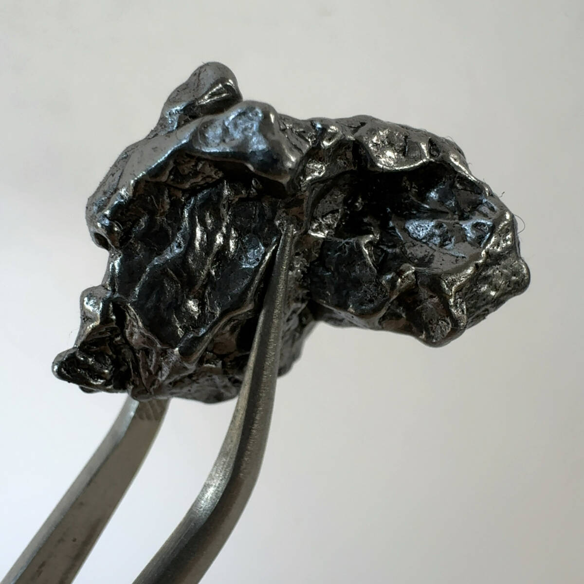 【E24607】 カンポ・デル・シエロ隕石 隕石 隕鉄 メテオライト 天然石 パワーストーン カンポ