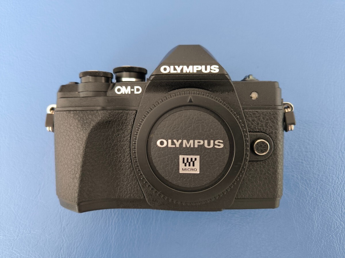 OLYMPUS　OM-D　E-M10 Mark III ブラック　極美品_画像3