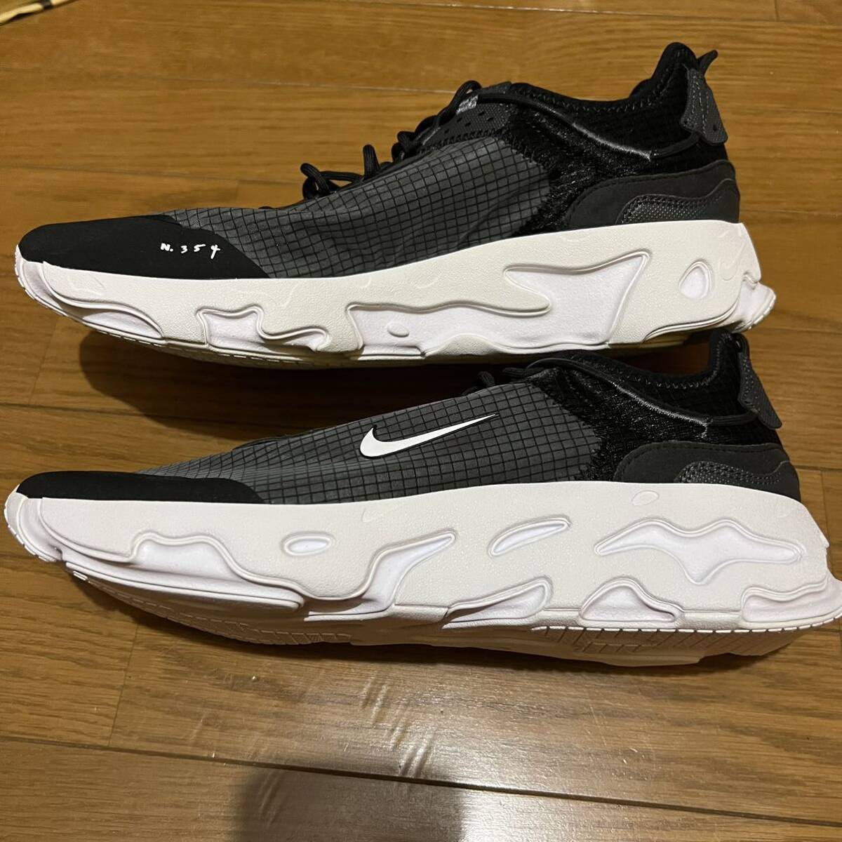 NIKE REACT LIVE CV1772-003 30センチ_画像3