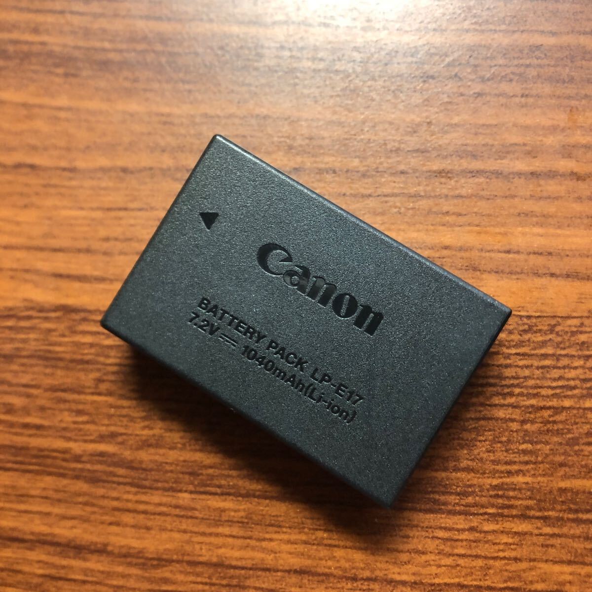 送料無料　満充電後電圧測定　LP-E17 Canon キャノン 純正品_画像1