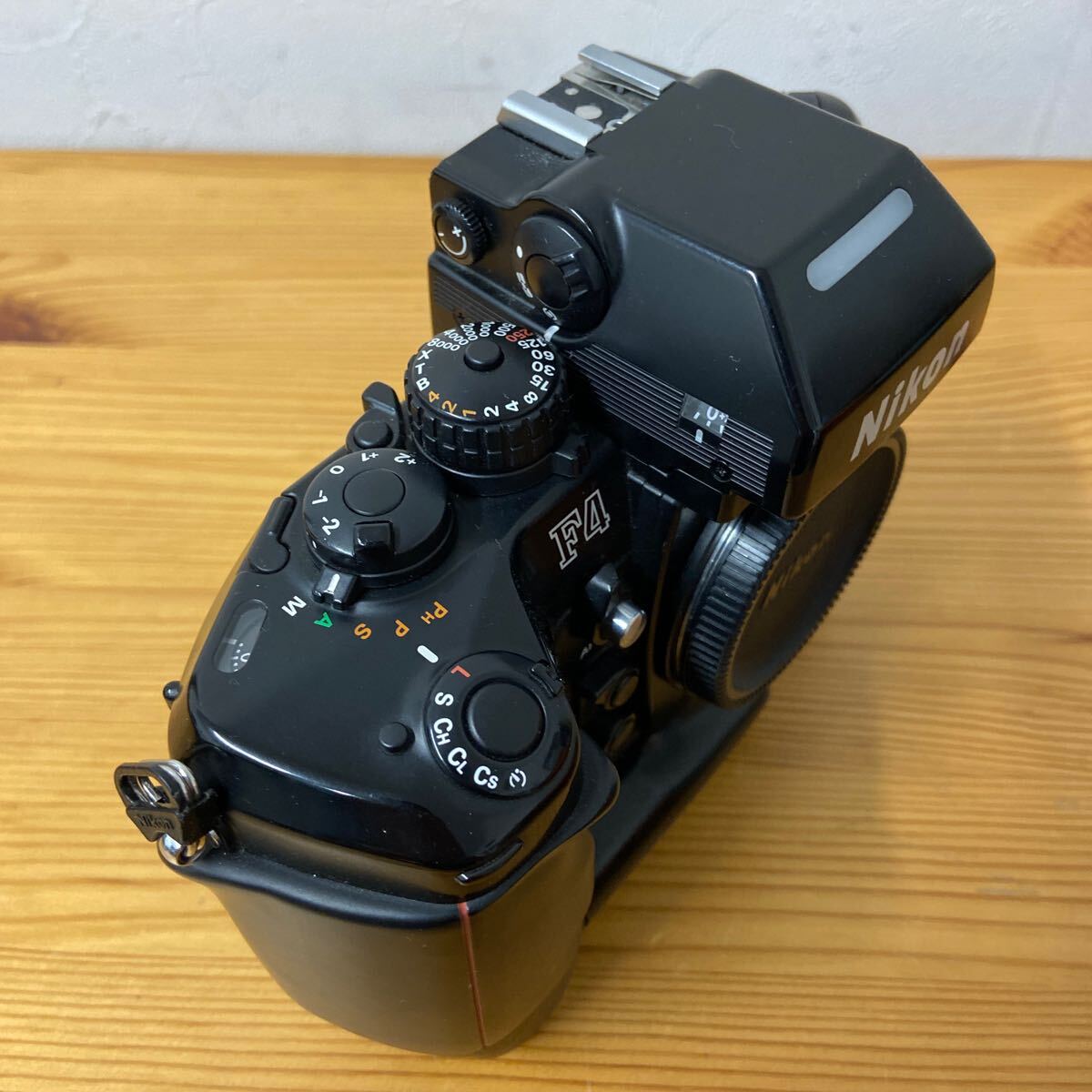 UTt503 Nikon F4 MB-21 フィルム一眼レフカメラ ボディ 現状品の画像2