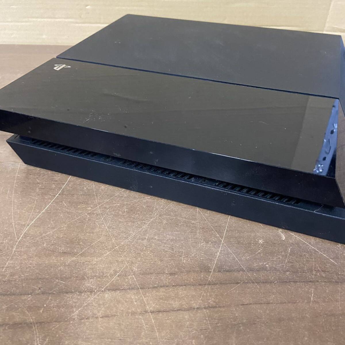 UTn825 SONY ソニー PlayStation 4 PS4 CUH-1000A ジェットブラック 本体+コントローラー×4個付き 動作未確認 現状品_画像5