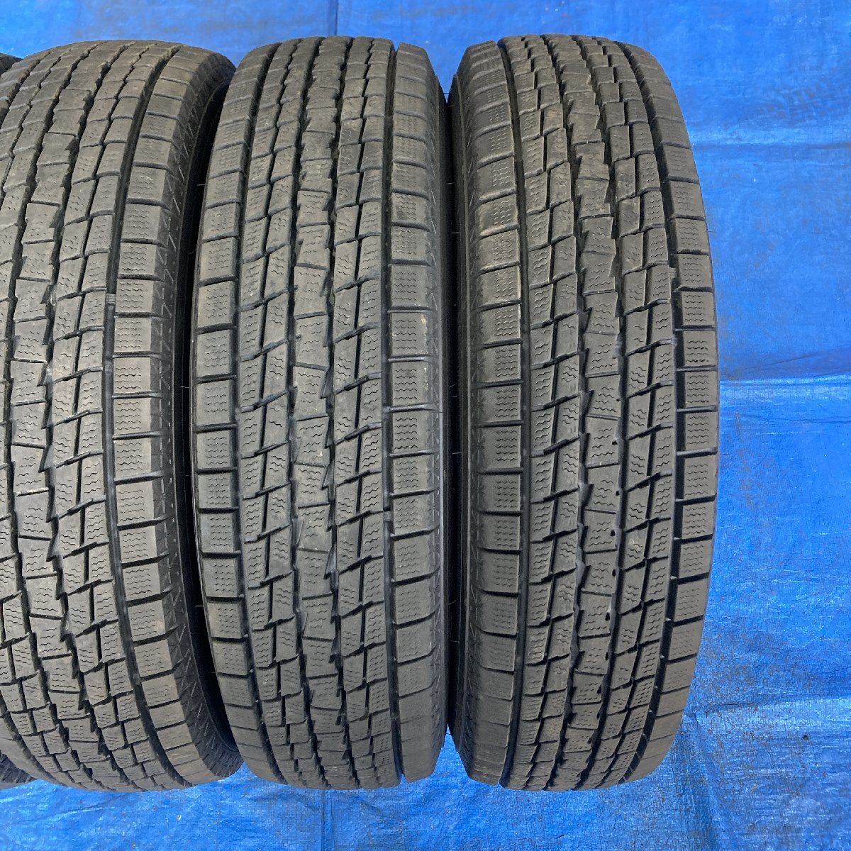 [24T00561S] 175/80R15 GOODYEAR(グッドイヤー) ICE NAVI SUV 2021年製 スタッドレスタイヤ 4本セット_画像3