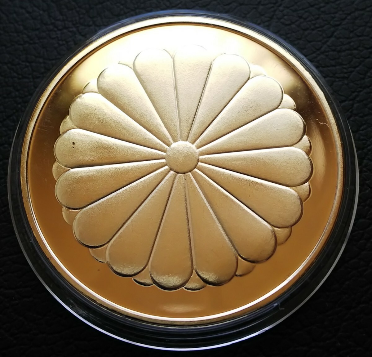  phoenix gold coin .. .. heaven .. under . immediately rank memory ... large gold coin Japan country medal Japan gold coin memory medal capsule with a self-starter 