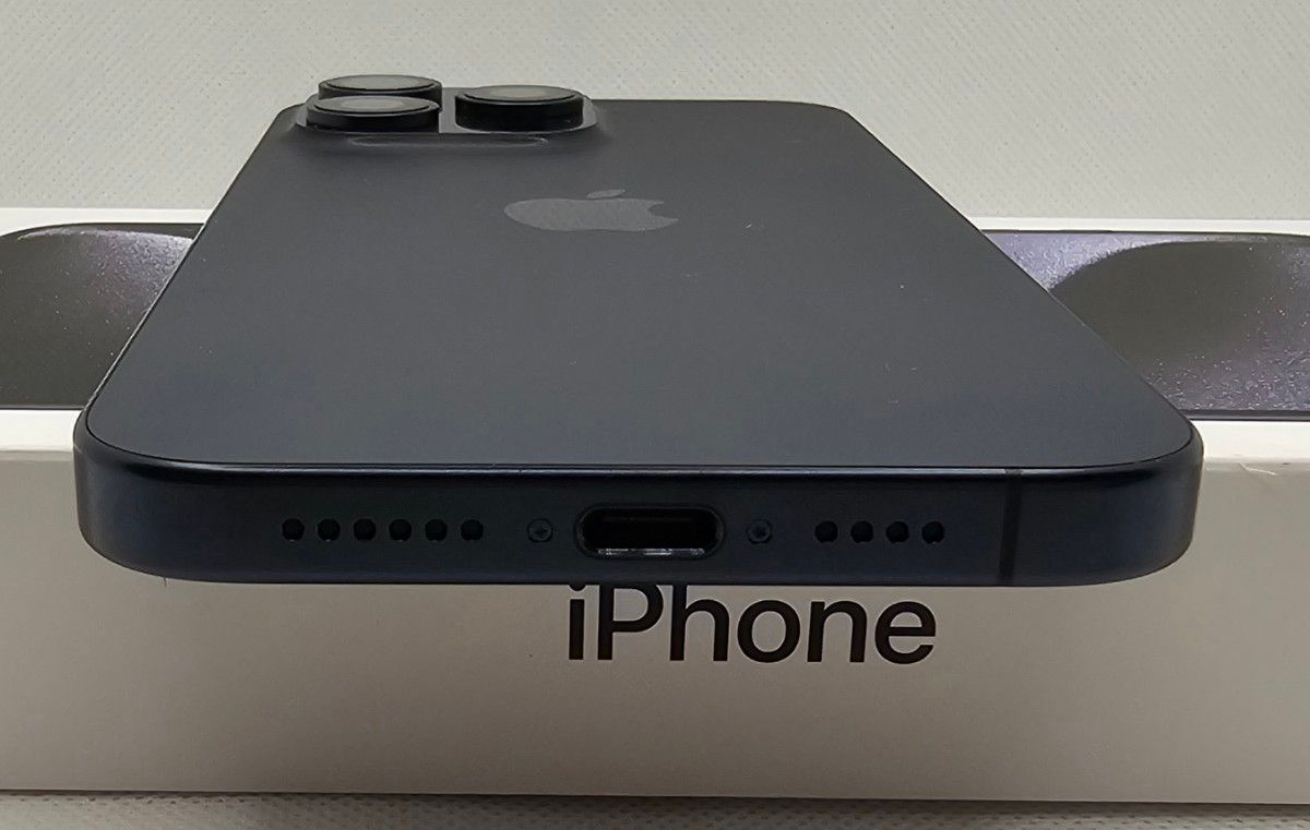 わけあり Apple iPhone15 Pro Max ブラックチタニウム 256GB わけあり Apple iPhone15 Pro Max ブラックチタニウム 256GB