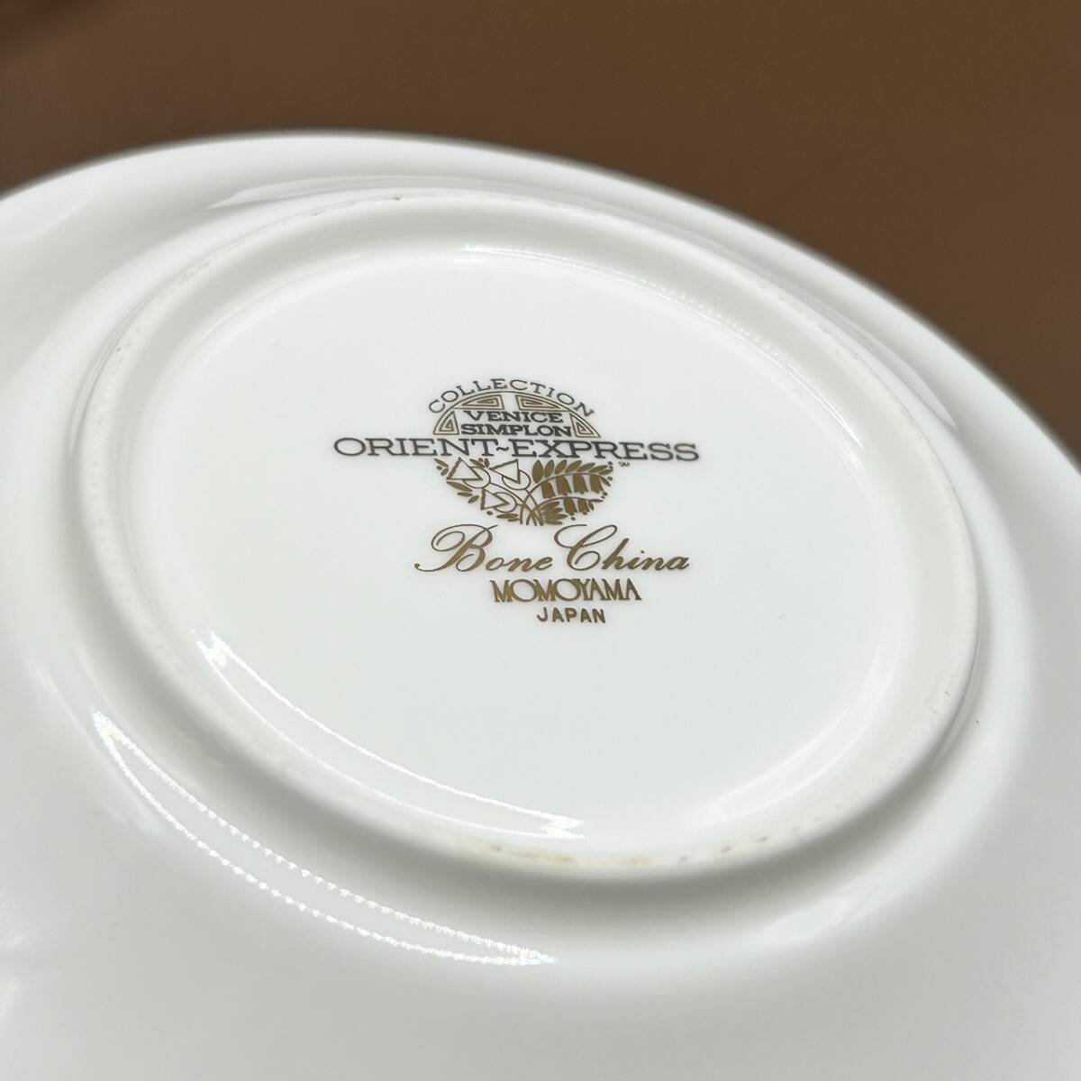 A)桃山陶器 オリエンタルエクスプレスボーンチャイナカップ 赤 カップ＆ソーサー 金縁 金彩 白 ホワイト レッド E1103_画像8