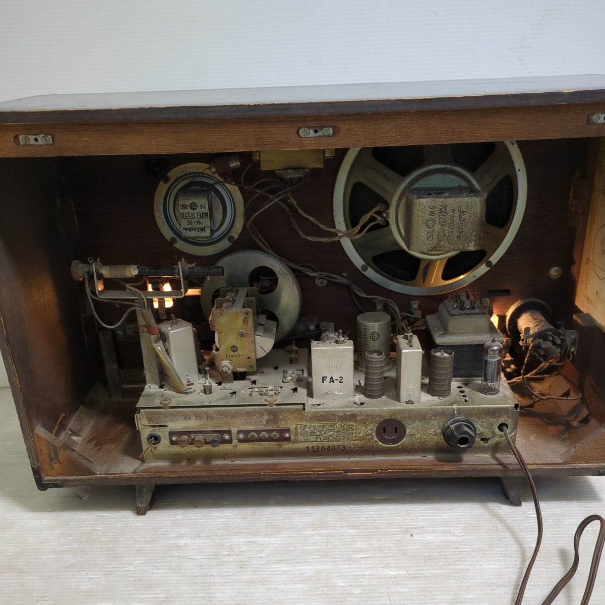  vacuum tube radio Hitachi monaF-530 3 band 