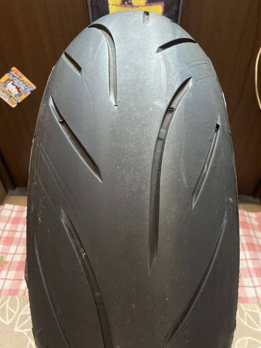 中古MCタイヤ バリ山 BRIDGESTONE BATTLAX S21 190/55ZR17 ブリヂストン バトラックス ハイパースポーツ 190 55 17 3417 K4861_画像1