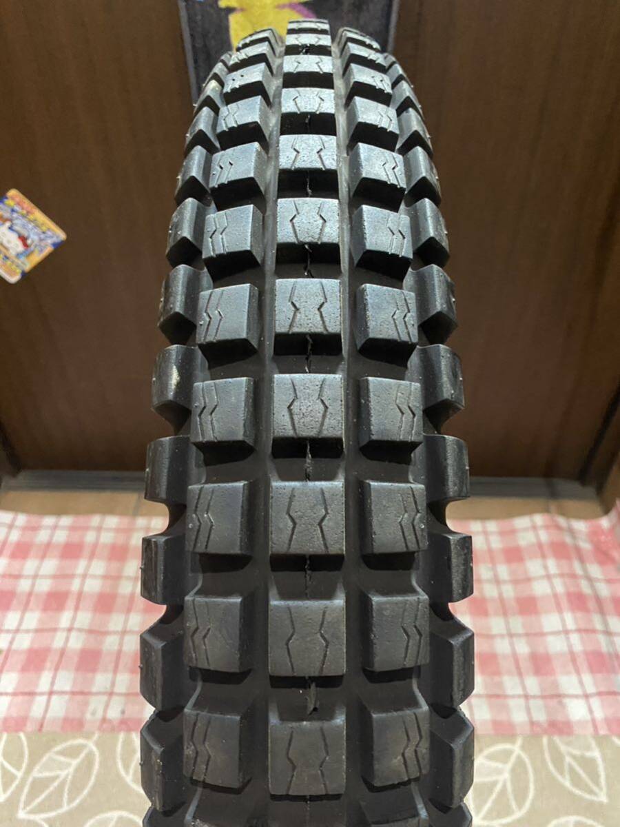 中古MCタイヤ 2021年製造 DUNLOP K950 4.00-18 ダンロップ 4.00 18 2521 K4845_画像1