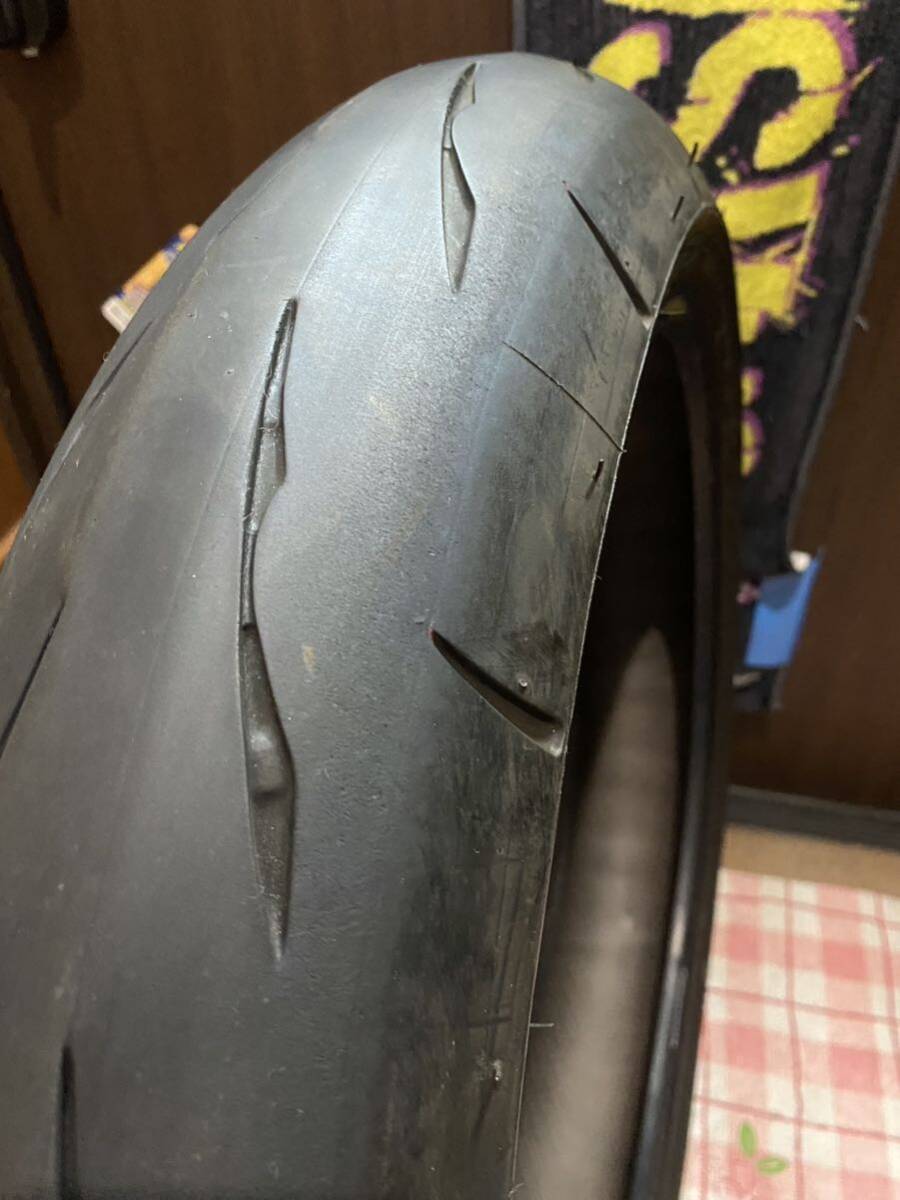 中古MCタイヤ 2021年製造 BRIDGESTONE BATTLAX RS11 120/70ZR17 バトラックス レーシングストリート 120 70 17 4021 K4880_画像2