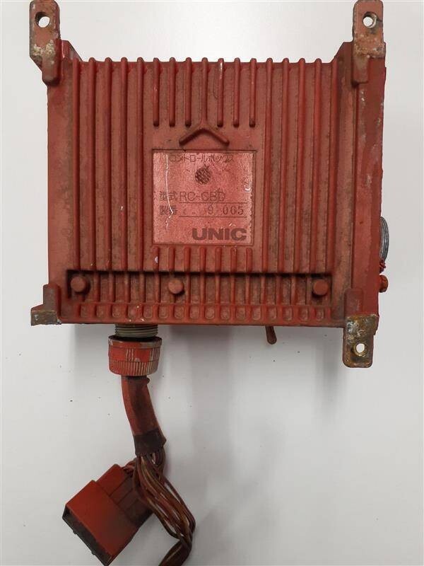 LP01-6246【茨城県坂東市発】ラジコン　送信機　UNIC　RC-100T RC-CBD　（中古）_画像6