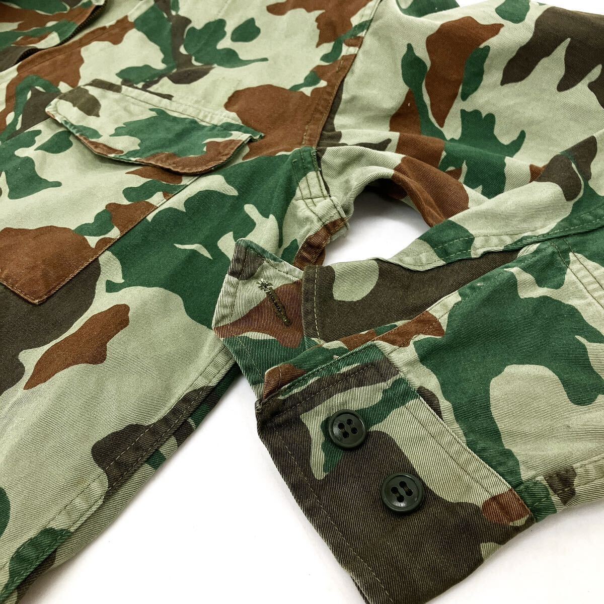  Ground Self-Defense Force old camouflage clothes top and bottom set 1. rank insignia collection alp shop 