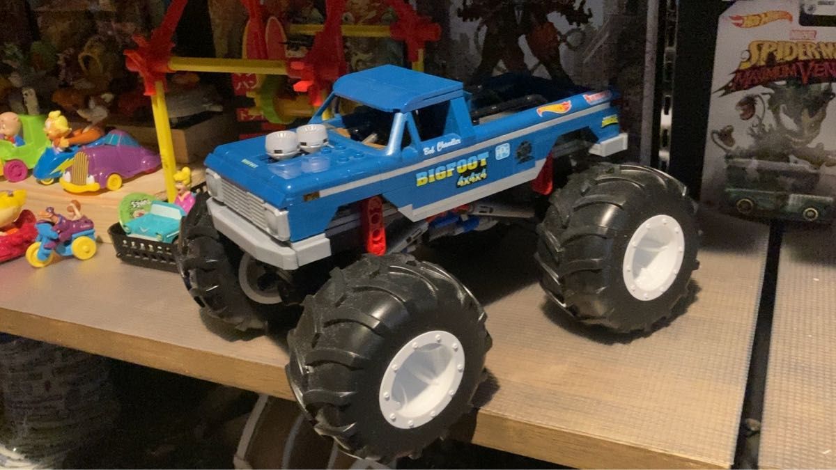 ホットウィール　トラック　LEGO風