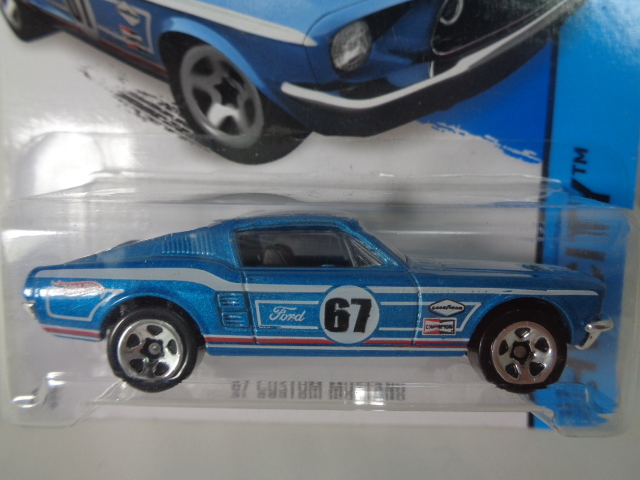 カードしわ　★　USカード　★　’67 CUSTOM MUSTANG　★　HW CITY　★　フォード マスタング_画像2