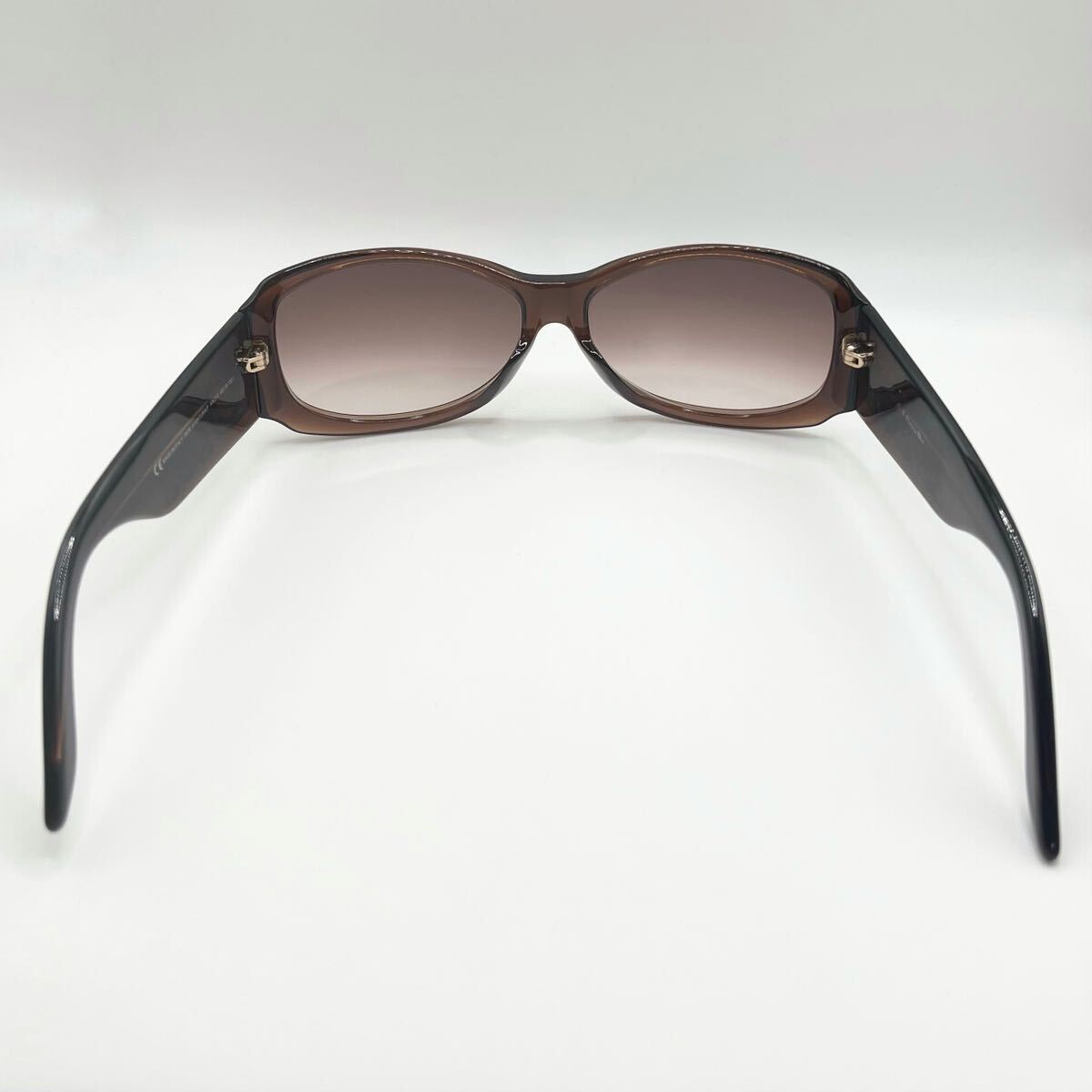 ChristianDior Christian Dior sunglasses flower Logo largish Logo I wear Brown day except day difference . free shipping 