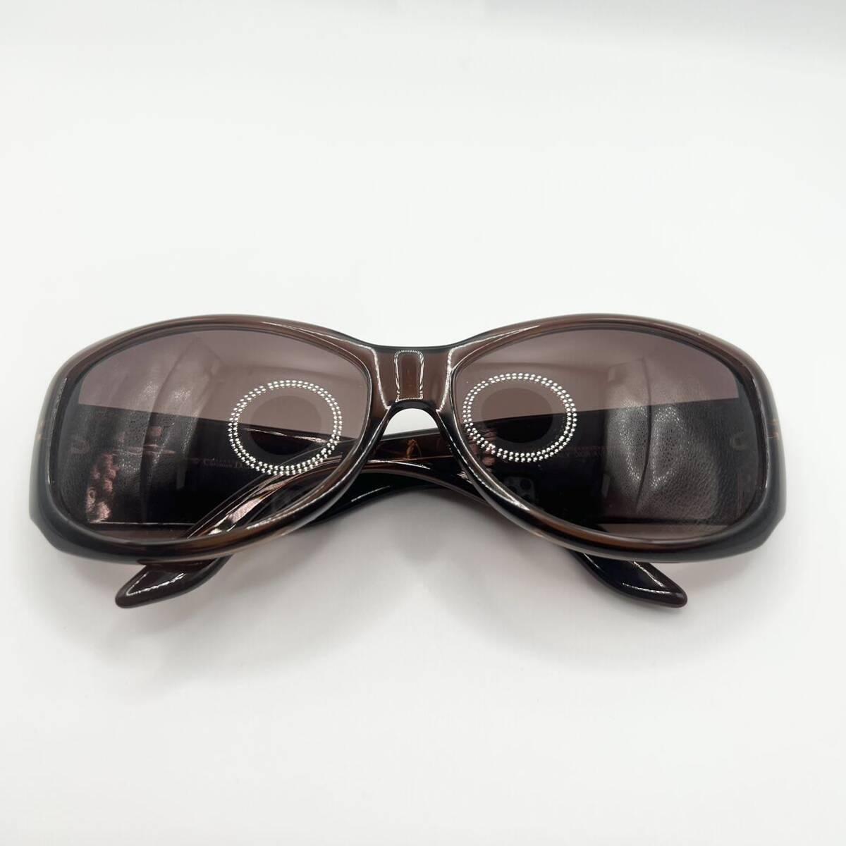 ChristianDior Christian Dior sunglasses flower Logo largish Logo I wear Brown day except day difference . free shipping 