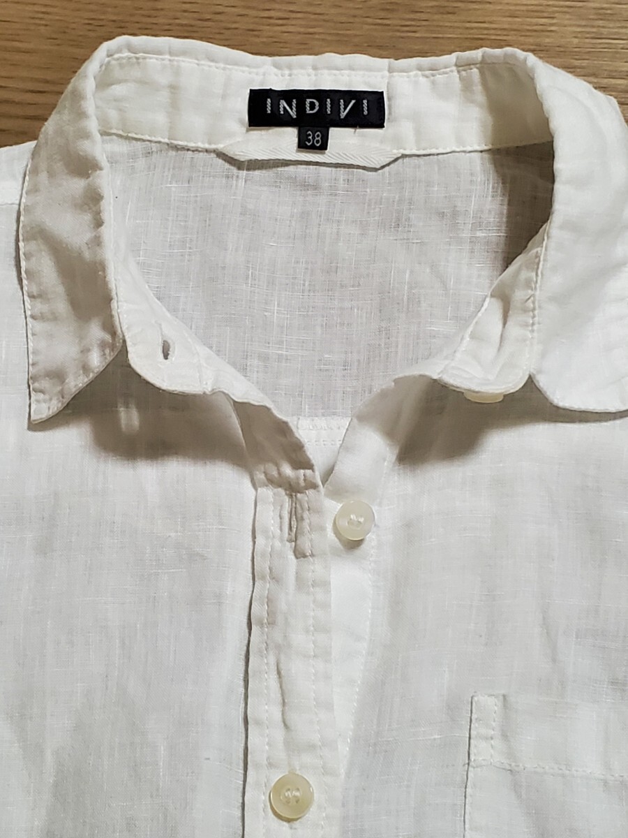 インディヴィ　INDIVI リネンシャツ　涼しい長袖シャツ　 白　美品　麻100％_画像4