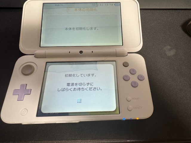 ニンテンドー2DS LL ホワイト×ラベンダー　中古_画像4