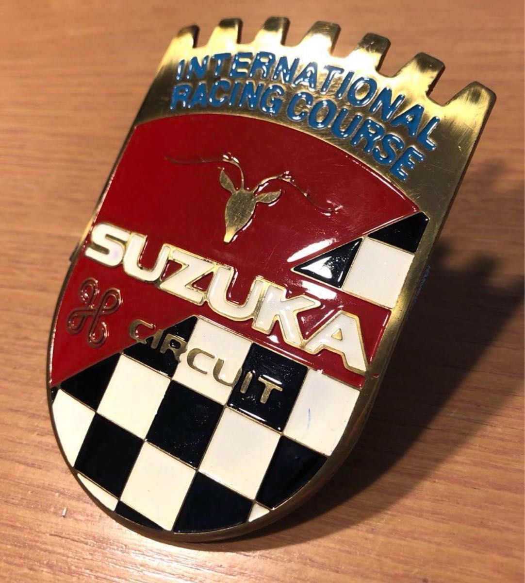 鈴鹿サーキット 金属製 エンブレム SUZUKA CIRCUIT EMBLEM