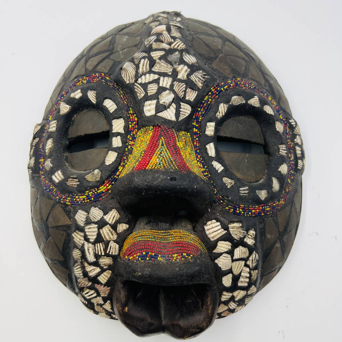 [690E] Africa mask surface Africa n antique race Africa interior decoration ornament folkcraft goods handicraft art objet d'art tree carving beads 