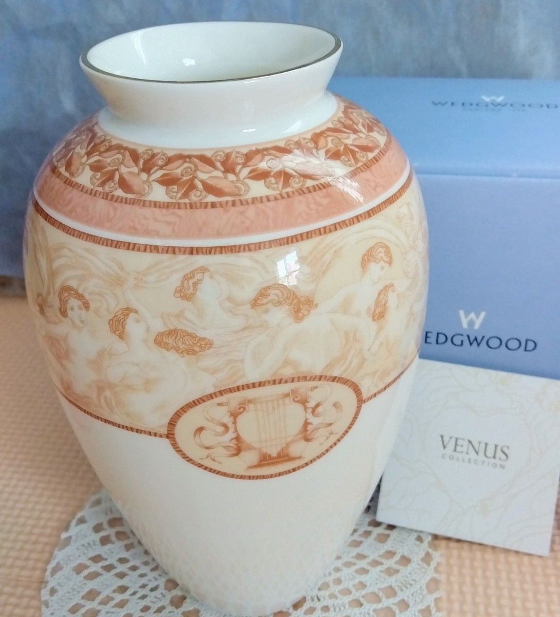 WEDGWOOD ‘VENUS’ VASE ウェッジウッド ボーンチャイナ ヴィーナス  花瓶 -イギリス製 -1998　未使用