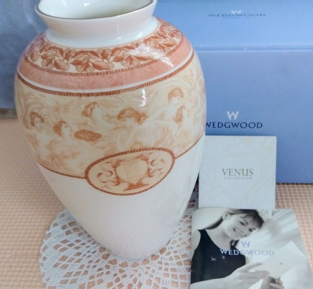 WEDGWOOD ‘VENUS’ VASE ウェッジウッド ボーンチャイナ ヴィーナス  花瓶 -イギリス製 -1998　未使用