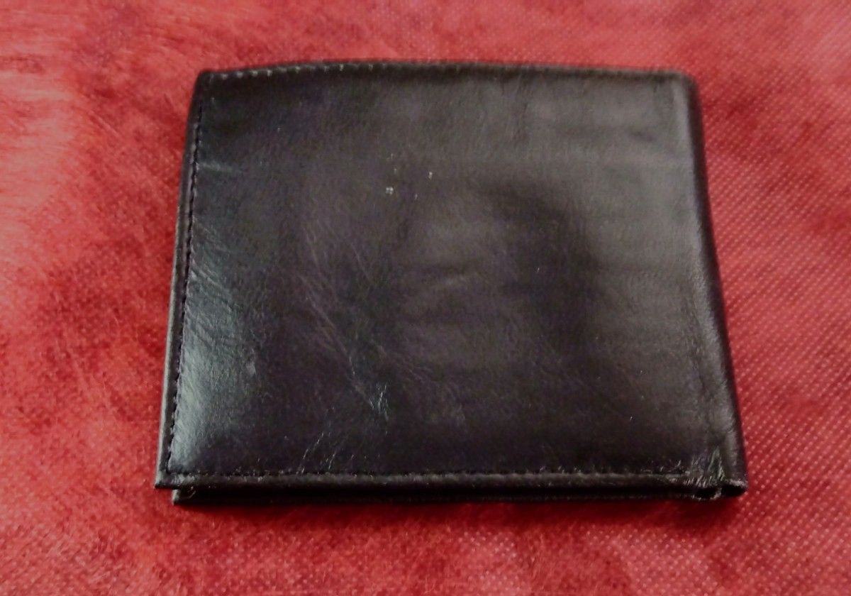 未使用　ピエールカルダン　二つ折り財布　小銭入れつき ブラック 黒 財布 レザー 二つ折り 