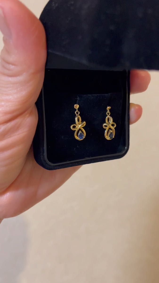 ピアス　ゴールド　18K サファイア