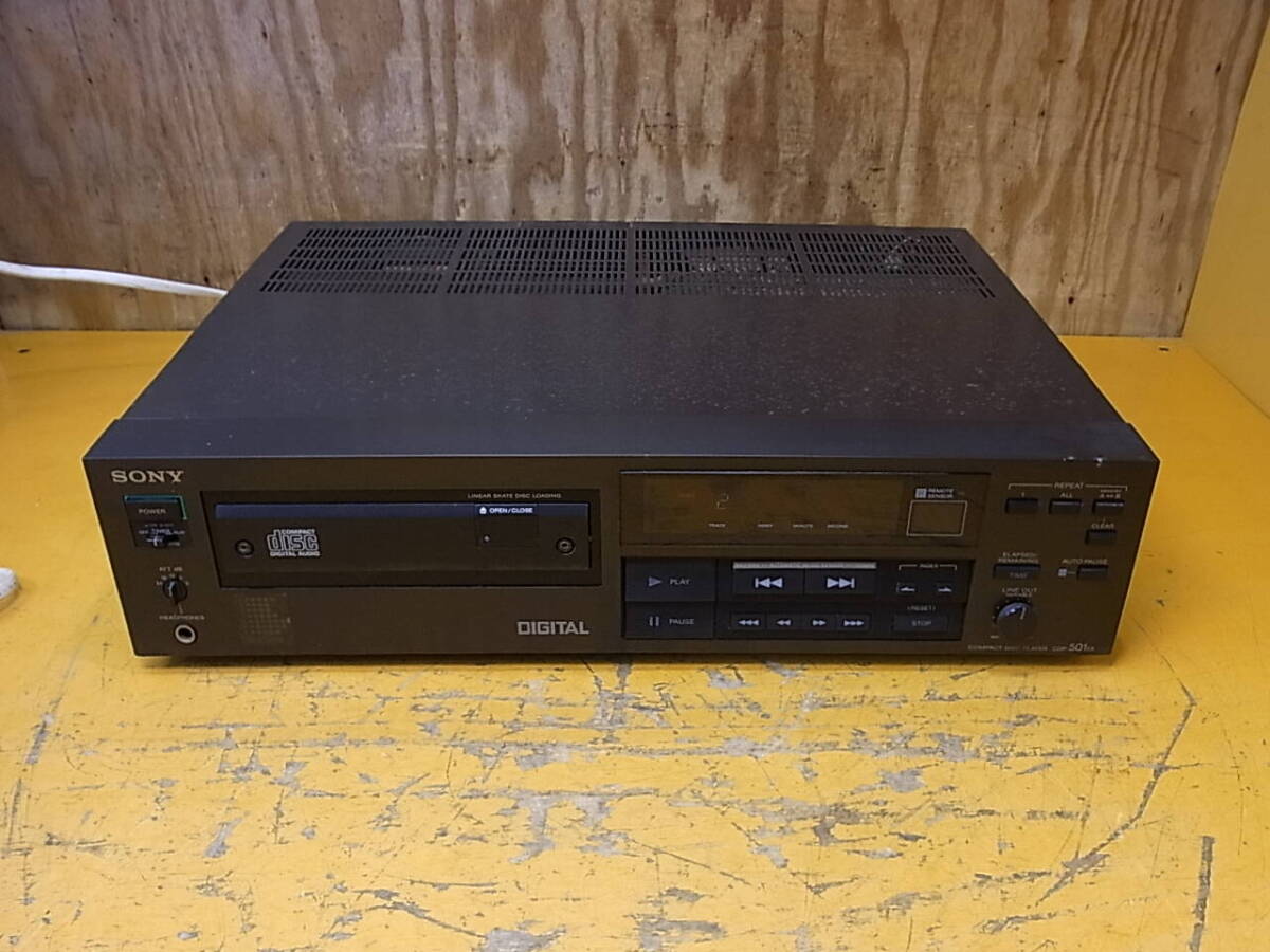 *Ca/714* Sony SONY*CD player deck *CDP-501ES* Junk 