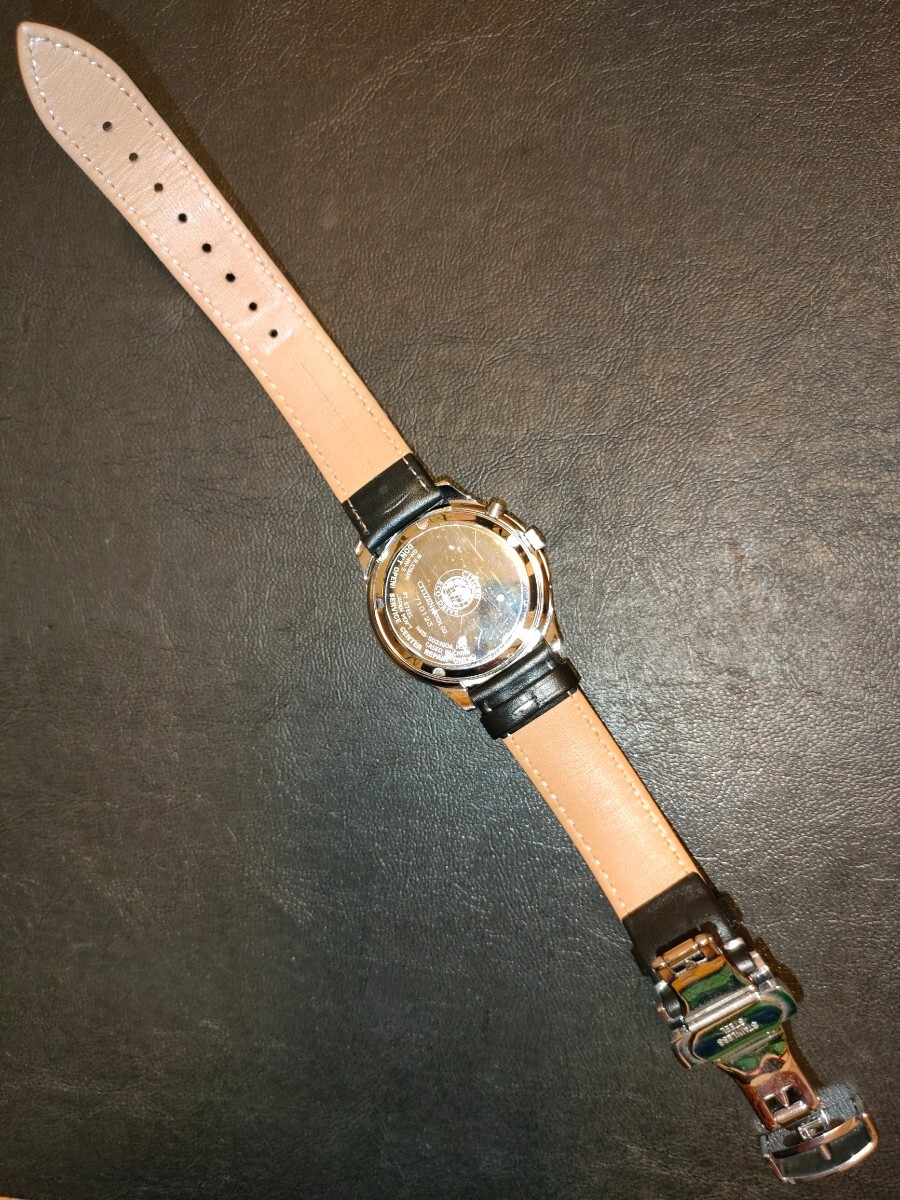 CITIZEN　電波ソーラー 腕時計完動 サファイアガラス傷なし　革ベルト仕様　オリジナルベルト付属_画像8