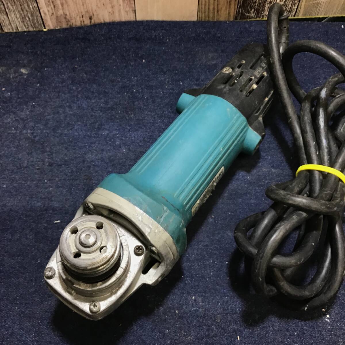 【中古品】○マキタ(makita) 100mmディスクグラインダ 9530B≪送料無料≫_画像5