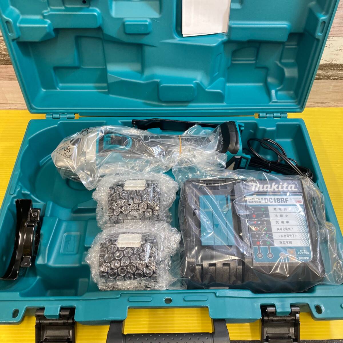 【makita/マキタ】100mmコードレスディスクグラインダ GA404DRGXN 未使用品≪送料無料≫