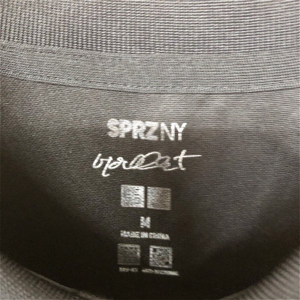 UNIQLO × SPRZNY ユニクロ メンズ コラボ プリント ドライ 半袖ポロシャツ M 黒 ブラック ポリエステル シンプル かっこいい_画像2