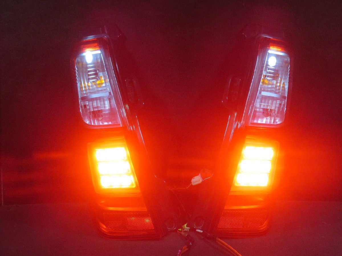 【即決! 即日発送可】ワゴンR DBA-MH34S 純正 LED ★美品 テール ランプ ライト 左右 (TOKAIDENSO 35603-72M0) 中古 11896_画像2