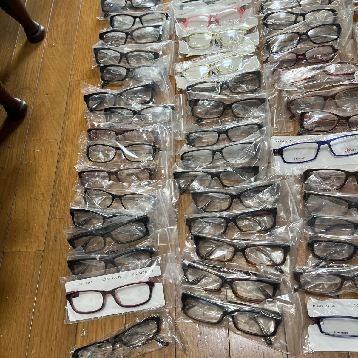 ☆M14☆ 新品 大量 セット 未使用 長期保管品 展示品 眼鏡 メガネフレーム 100点 セル フレーム中心 まとめ売り　発送100サイズ_画像7