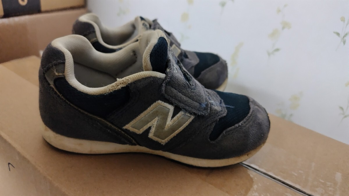 グレー　子供靴　15.5cm ニューバランス スニーカー　new balance　_画像8