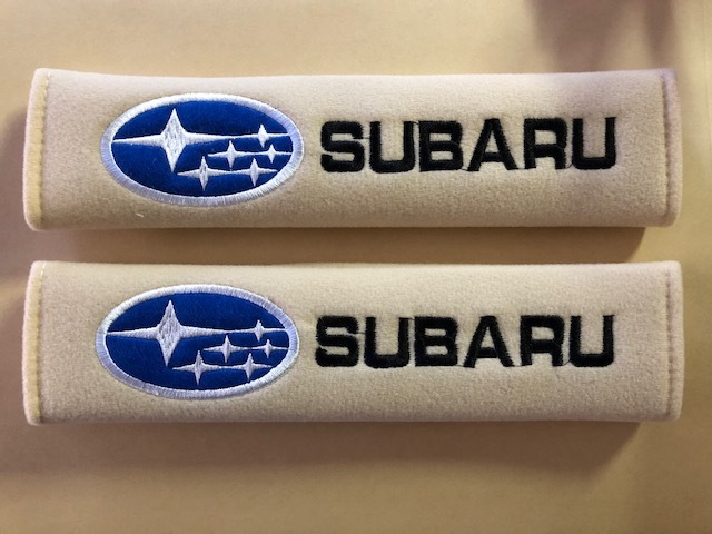 送料無料！　目立つ？　スバル　SUBARUロゴ　アイボリー系色シートベルトカバー　フォレスター　インプレッサ　レガシィ　レヴォーグ