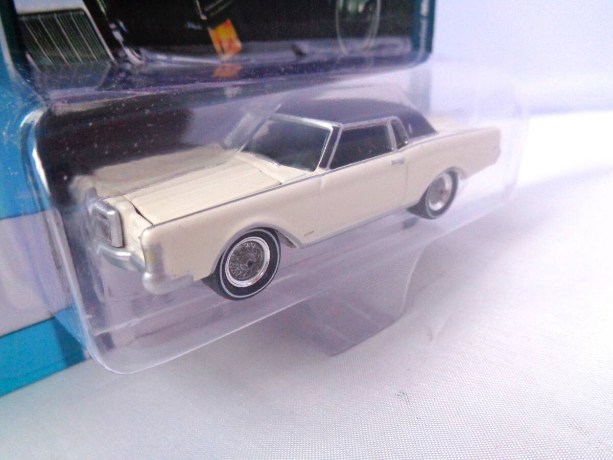 ◆JOHNNY LIGHTNING　ジョニーライトニング　1/64　1969 Lincoln Continental Mark Ⅲ　Wimbledon White　リンカーン コンチネンタル_画像2