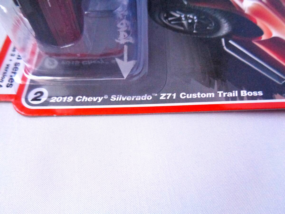 ◆Autoworld　オートワールド　1/64　2019 Chevy Silverado Z71 Custom Trail Boss　Red Metallic　シェビー シルバラード_画像9