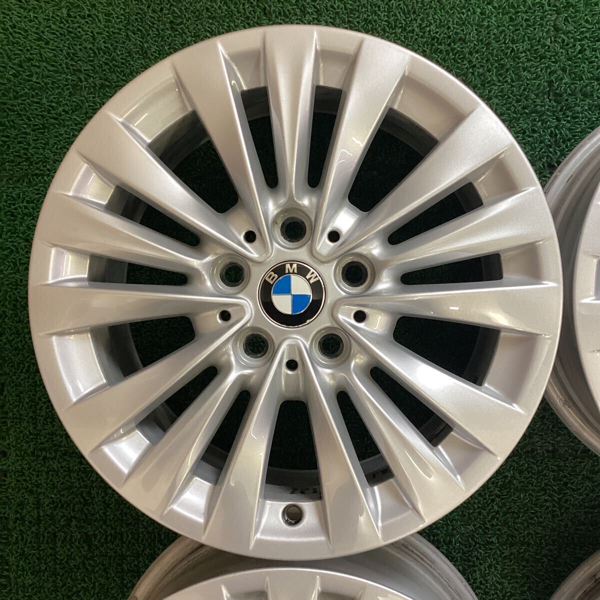 BMW 2シリーズ純正アルミホイール 16×7J+52 120-5H 中古品4本【720】の画像2