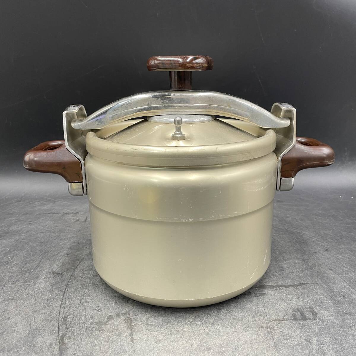 RIKEN 家庭用 圧力鍋 使用圧 0.8kg/ 6.0 内径約21cm 高さ約17cm _画像5