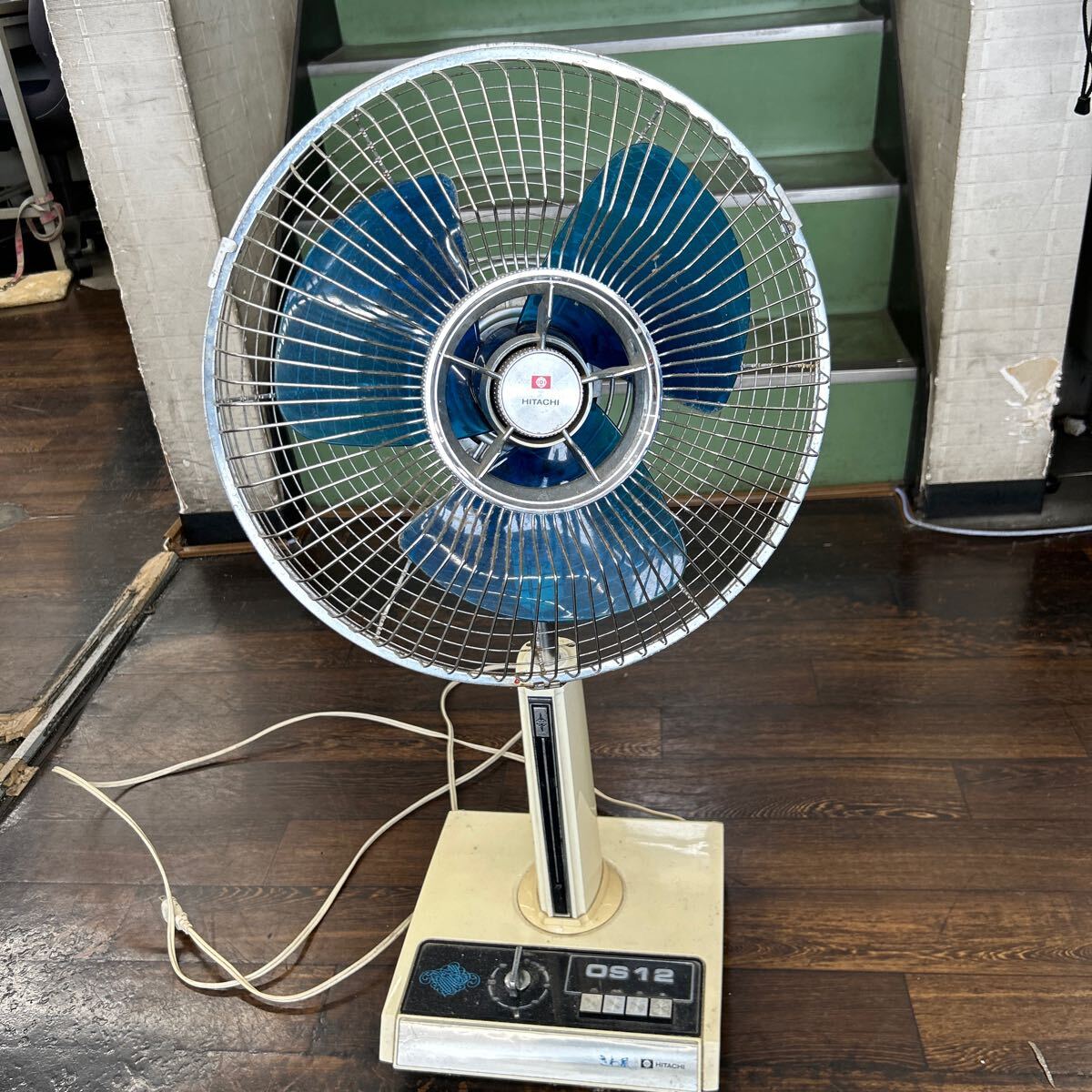 Yahoo!オークション - HITACHI さわ風 OS12 レトロ扇風機 昭和 Yahoo!オークション - HITACHI さわ風 OS12 レトロ扇風機 昭和