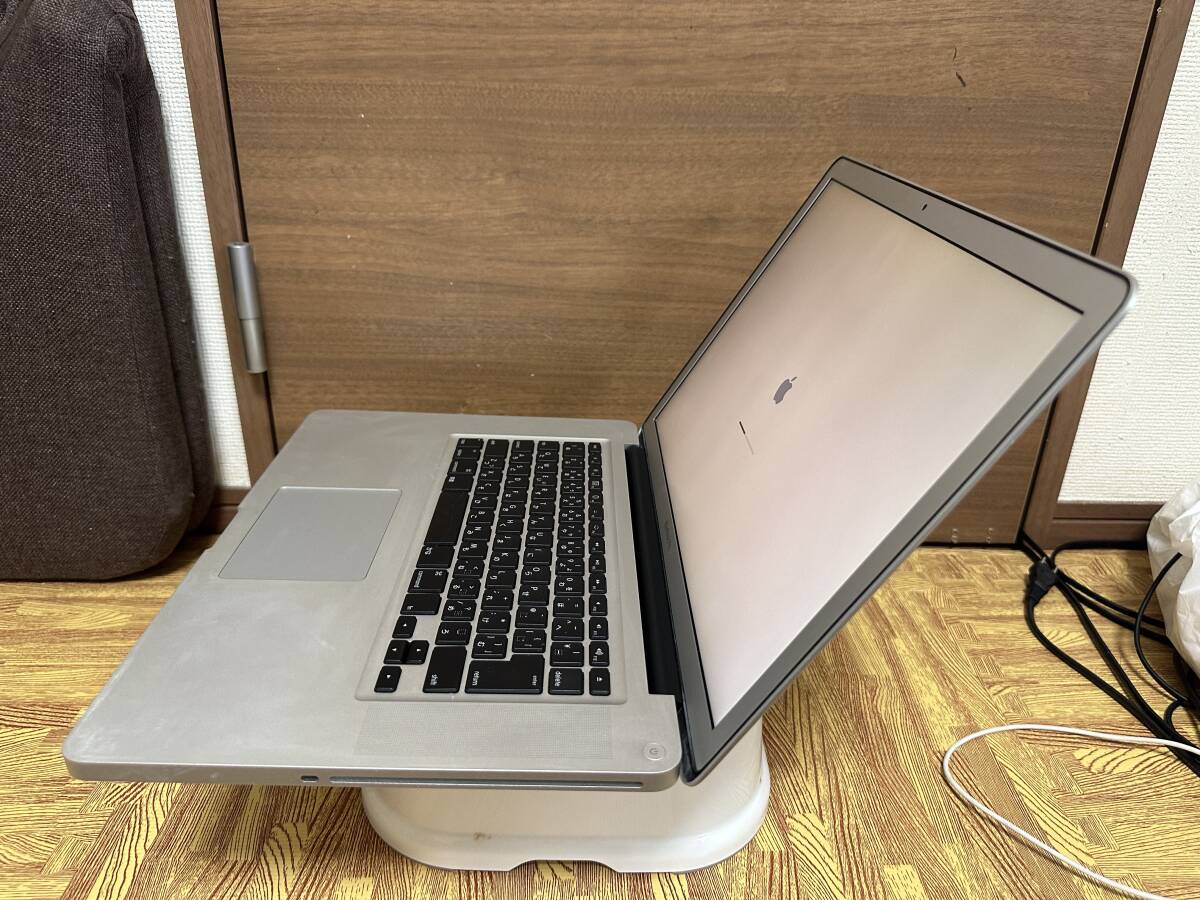  Apple MacBookPro Early 2011 A1286 MC723J/A Intel Core i7 2.20GHZ/RAM 8GB/HDD 500GB/15インチ/DVD/良品_画像4