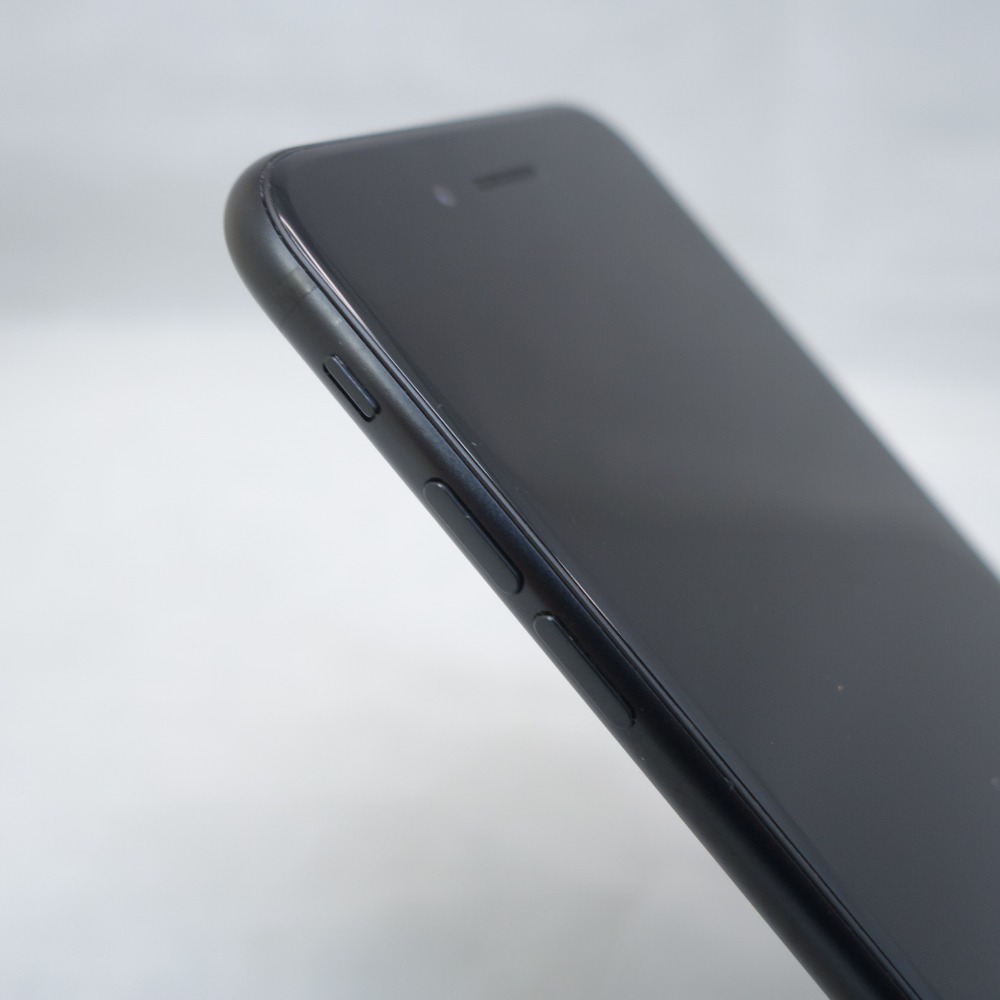 SIMフリー版 Apple iPhone SE 第2世代 アイフォン エスイーダイニセダイ 64GB ブラック 本体のみ MX9R2J/Aの画像4